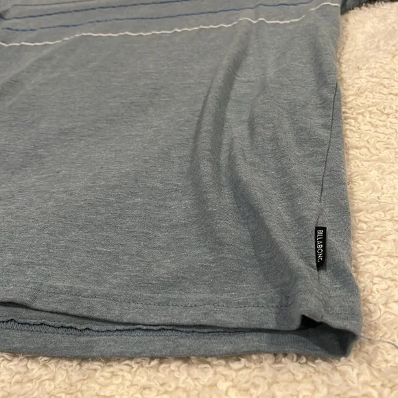 Billabong T-Shirt - Picture 2 of 4
